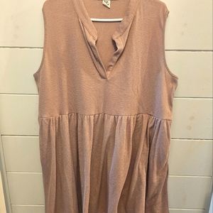 Size 2x dress very soft and comfy. It runs big. It is a mauve pink.